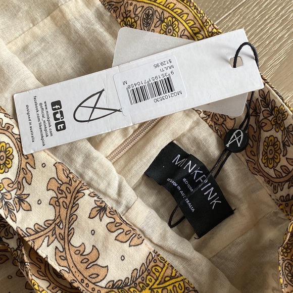 Mink Pink belted skirt. Size medium. New with tags. - Picture 2 of 2